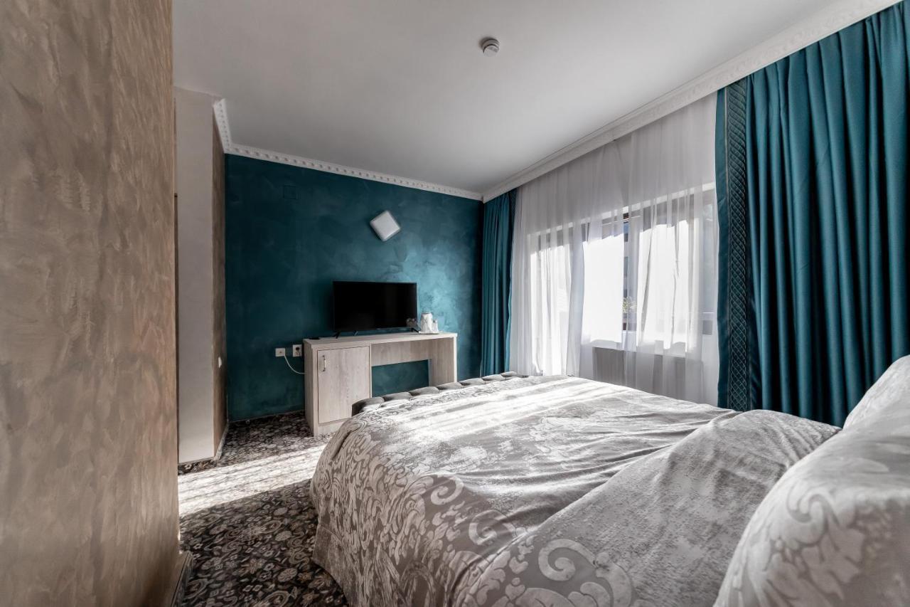 Suru Hotel & Restaurant Buşteni Εξωτερικό φωτογραφία